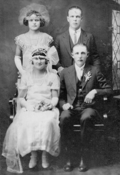 guidicinitessarowedding600h.jpg