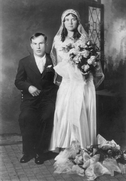 tonydorothywedding600h.jpg